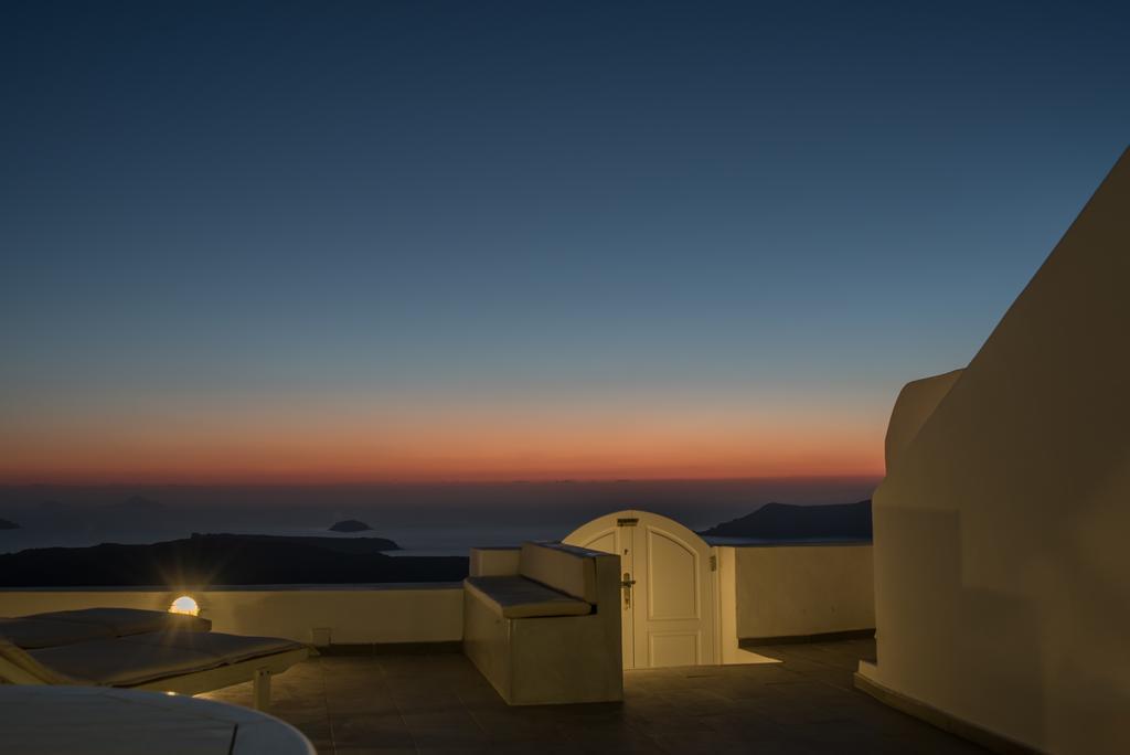 Karpimo Horizon - Caldera View With Private Hot Tub Villa Firosztefáni Szoba fotó